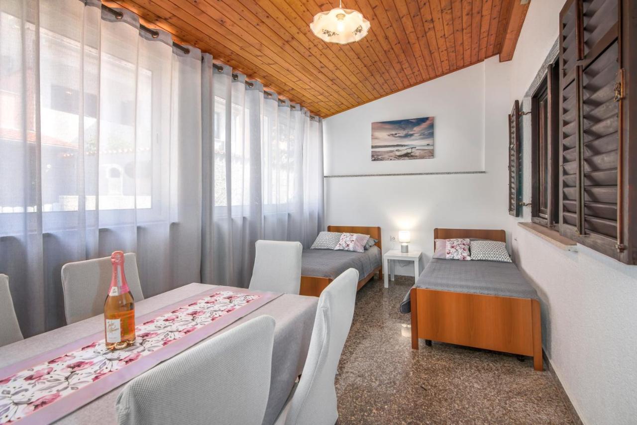 Apartment Palma พูลา ภายนอก รูปภาพ